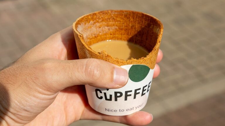 have-your-cup-and-eat-it,-too:-coffee-shop-introduces-edible-cups-in-an-effort-to-cut-down-on-waste