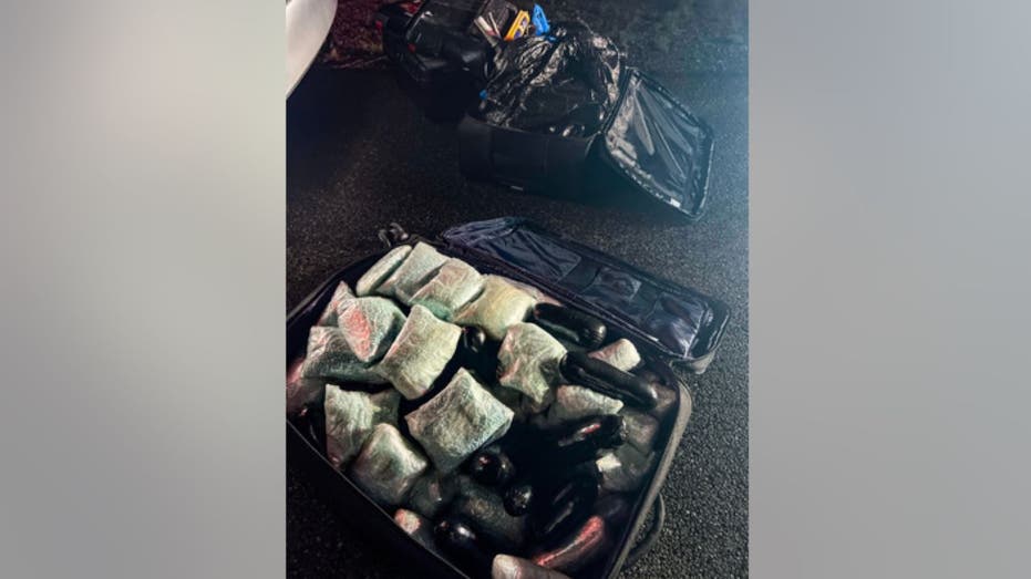 arizona-troopers-recover-$1.3-million-worth-of-fentanyl,-meth-in-drug-bust
