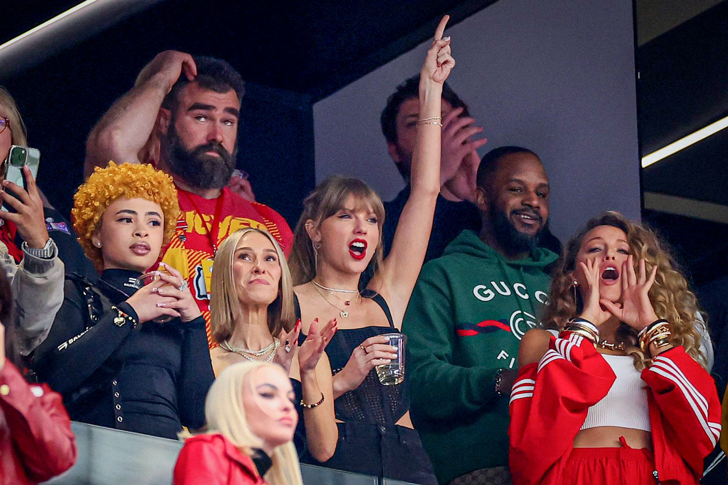 every-moment-taylor-swift-was-on-tv-rooting-on-boyfriend-travis-kelce-at-super-bowl-2024