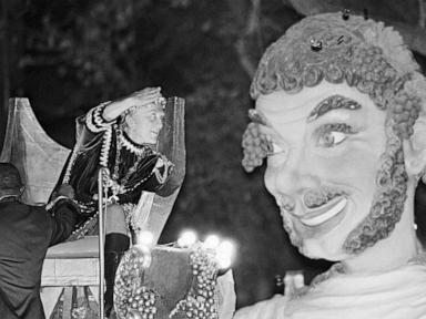 ap-photos:-a-look-at-mardi-gras-festivities-in-new-orleans-through-the-years