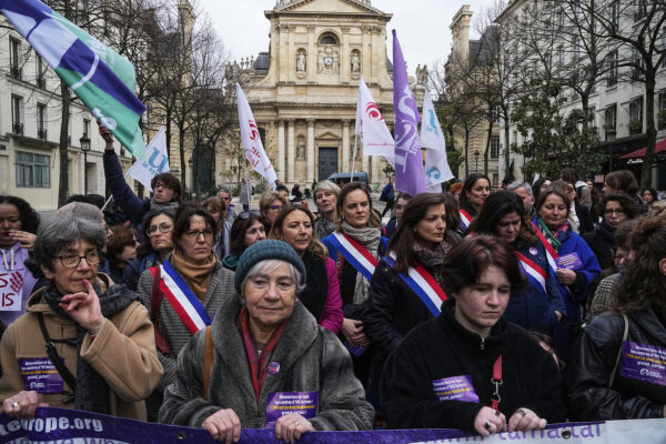 french-senate-approves-a-bill-to-make-abortion-a-constitutional-right