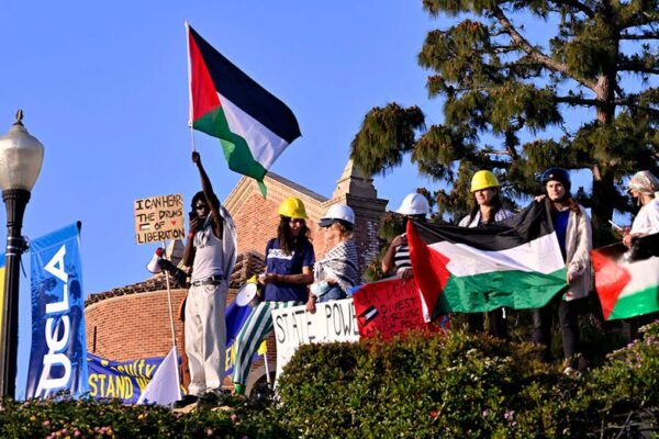 anti-israel-protesters-set-up-new-encampment-at-ucla,-clash-with-police